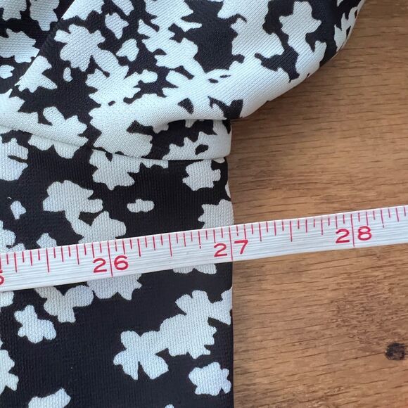 Talbots Woman Petites Top Size 3XP Black/White Floral Print Split Neck - Picture 4 of 7